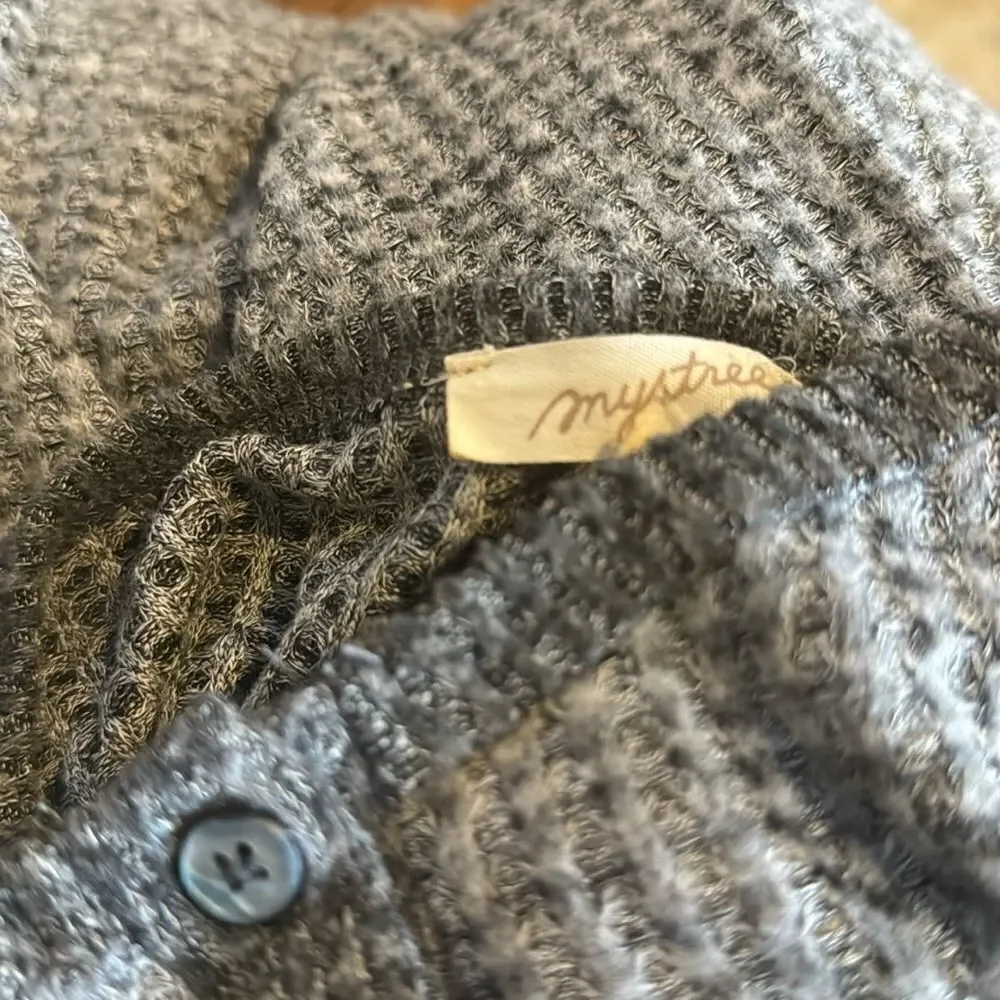 Mystree heather gray super soft & stretchy thermal scoop neck henley. Small.